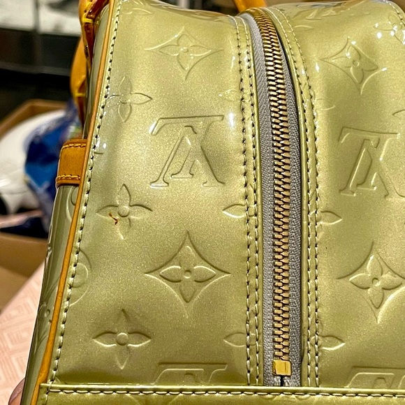 Authentic Louis Vuitton Monogram Vernis Tompkins Square M91150 Gris Handbag - Picture 5 of 17